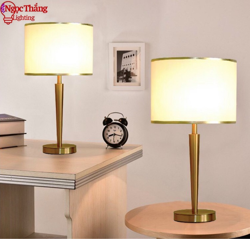 Đèn bàn phòng ngủ phòng khách cao cấp ĐB6151 Ngọc Thắng ( Kèm một bóng Led Bulb 7W ánh sáng vàng)