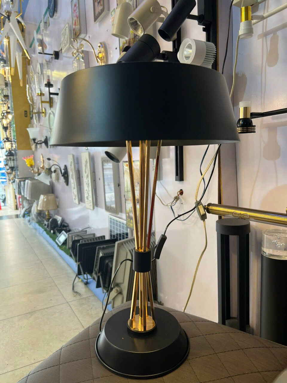 Đèn bàn đọc sách làm việc phòng ngủ phòng khách cao cấp ĐB6161 Ngọc Thắng (Tặng kèm một bóng Led 7W) - Hình ảnh 2