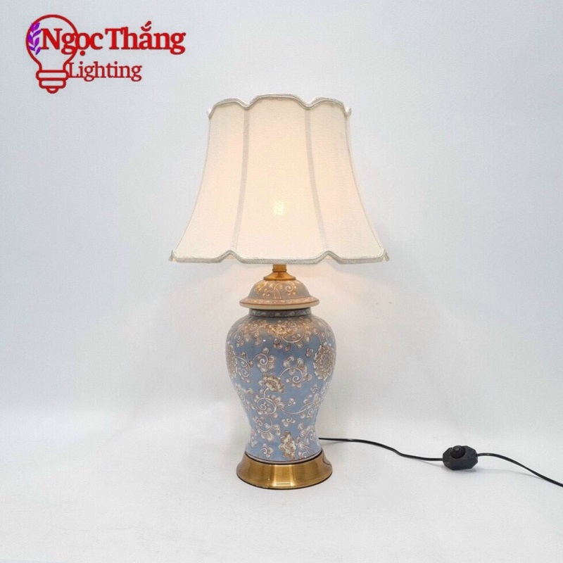 Đèn bàn gốm sứ phong cách Indochine trang trí phòng ngủ phòng khách cao cấp DB85 Ngọc Thắng (Tặng kèm một bóng Led 3 màu