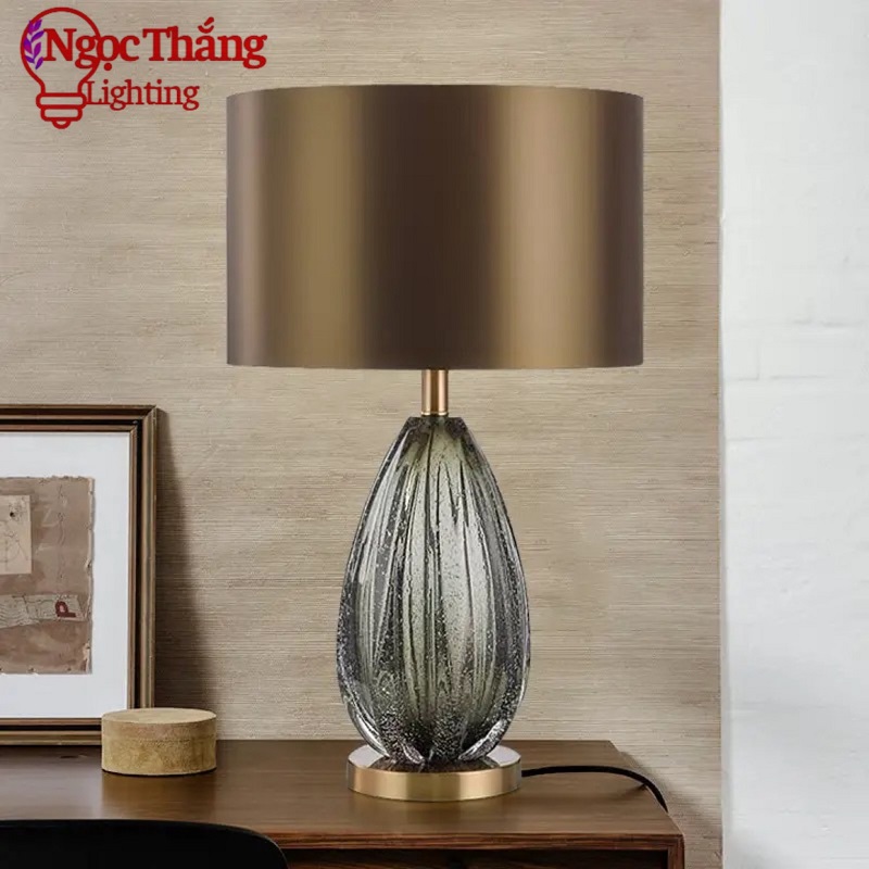 Đèn bàn phòng khách phòng ngủ thân thuỷ tinh cao cấp DB719 Ngọc Thắng (Tặng kèm một bóng Led 12W 3 chế độ màu) - Ảnh 10