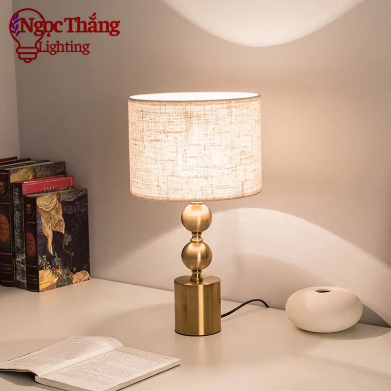 Đèn bàn trang trí phòng làm việc phòng ngủ phòng khách cao cấp DB3062 Ngọc Thắng (Tặng kèm một bóng Led Bulb 7W chất lượng)