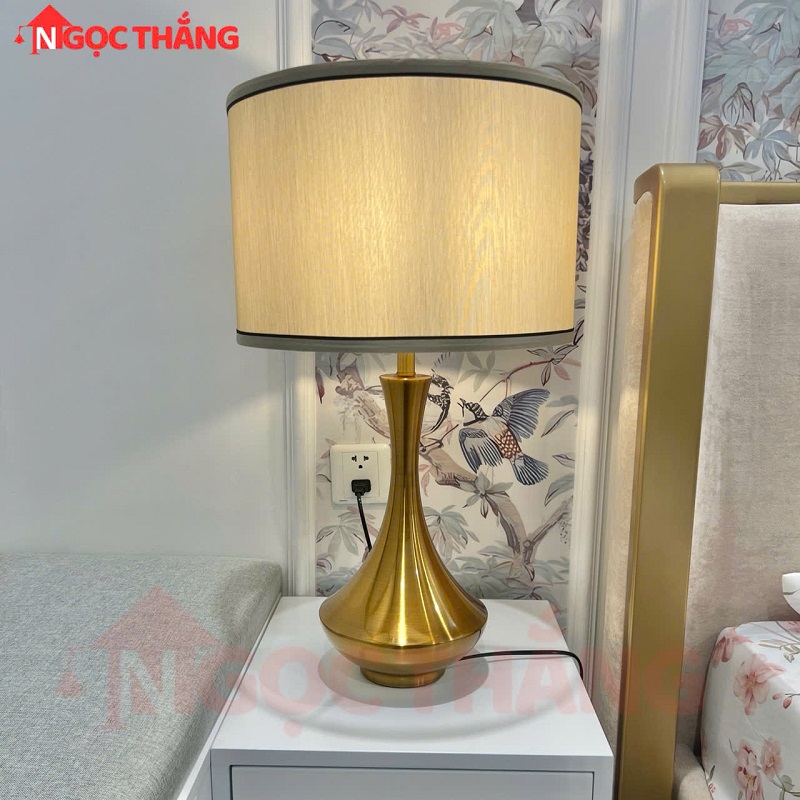 Đèn bàn trang trí phòng làm việc phòng ngủ phòng khách cao cấp DB40 Ngọc Thắng (Tặng kèm một bóng Led Bulb 7W)