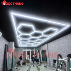 Đèn LED tổ ong lục giác siêu sáng 672W kích thước 484cm x 243cm trang trí GARAGE MS1003 Ngọc Thắng