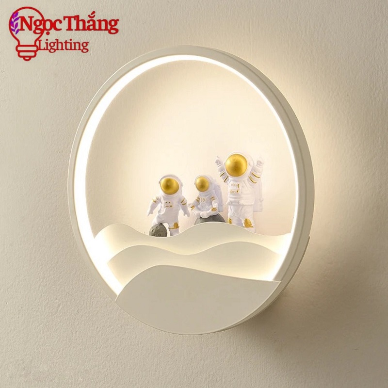 Đèn treo tường ốp tường phi hành gia 28cm trang trí phòng khách phòng ngủ Led 3 màu V9630 Ngọc Thắng