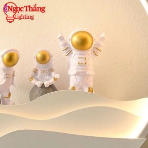 Alternative view of Đèn treo tường ốp tường phi hành gia 28cm trang trí phòng khách phòng ngủ Led 3 màu V9630 Ngọc Thắng