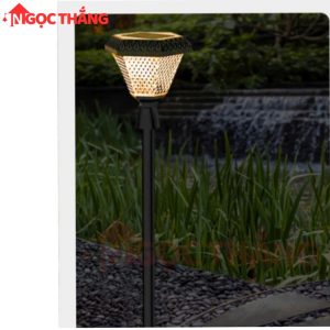 Alternative view of Đèn trụ sân vườn năng lượng mặt trời ghim cỏ trang trí ngoài trời Led 5W Pin 2000mAh GC800 Ngọc Thắng