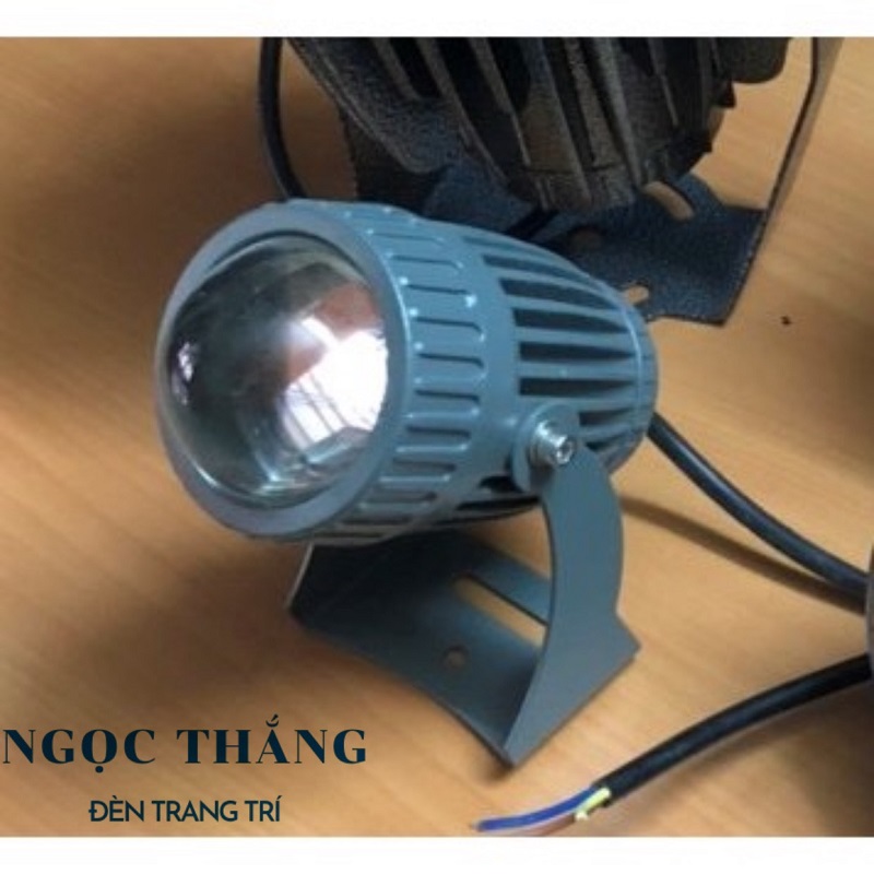 Đèn rọi cột sân vườn trang trí ngoài trời Led 10W Ánh sáng vàng 220V DCT611C Ngọc Thắng