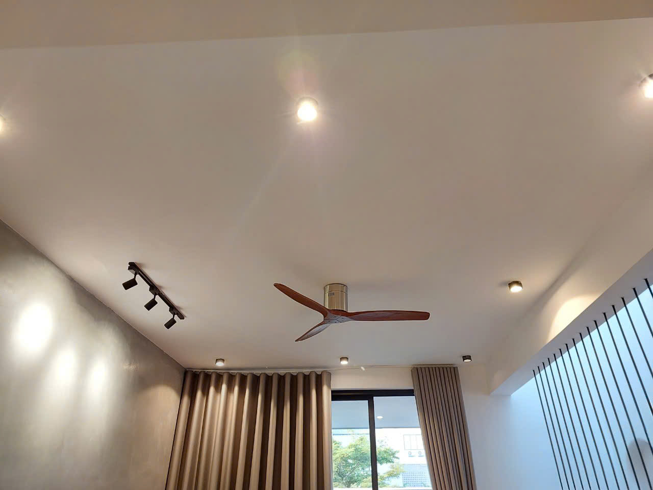 Quạt Trần 3 Cánh Gỗ Trang Trí Sảnh Phòng Khách Cao Cấp VF39 Ngọc Thắng (Kèm remote điều khiển từ xa) - Ảnh 2