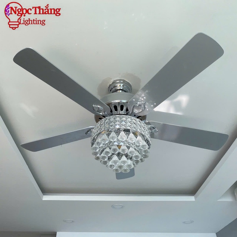 Quạt Trần Pha Lê 5 Cánh Gỗ Trang Trí Phòng Khách Bảo Hành 5 Năm QT5277 Ngọc Thắng Kèm Remote - Ảnh 4